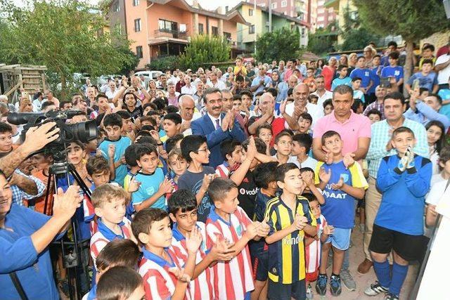 Çukurova’da Park Ve Futbol Sahası Açılışı