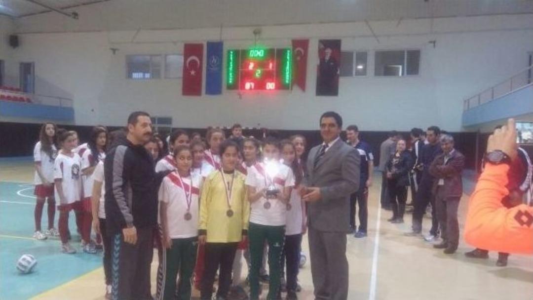 Adana&rsquo;da Okullarası Yıldız Kızlar Futsal M&uuml;sabakaları