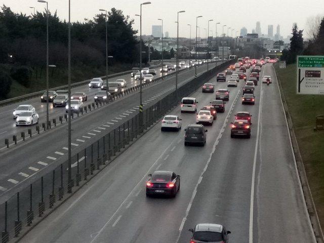 Yarı Yıl Tatili Dönüşü Trafik Yoğunlu Yaşandı 1