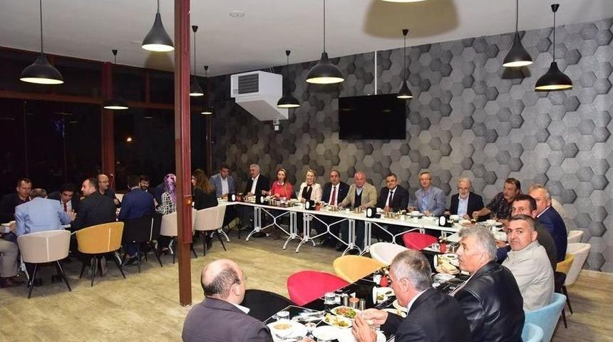 Belediye Meclis &Uuml;yeleri Yemekte Buluştu