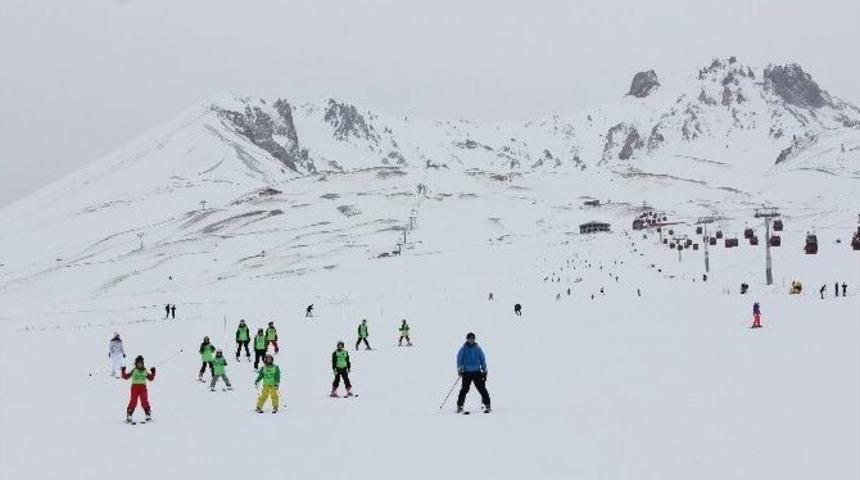 İstanbul Erciyes&rsquo;i Keşfetti