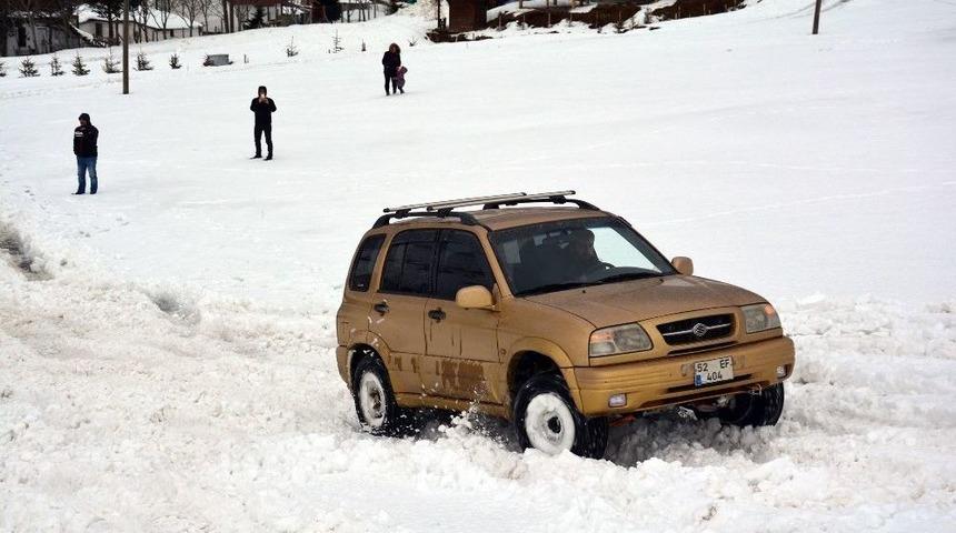 2 Bin Rakımlı Yaylada Kar Üstünde Ofroad Keyfi