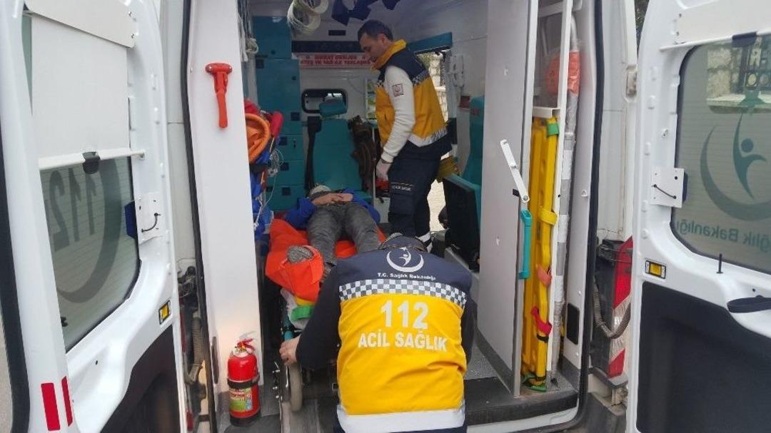 Okul Bah&ccedil;esine Girmeye &Ccedil;alışırken 2,5 Metrelik Tellerden D&uuml;şt&uuml;