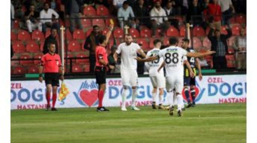 Akhisarspor&rsquo;da Buruk&rsquo;tan Kart Uyarısı