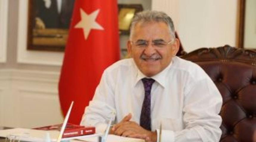 Başkan Büyükkılıç Basın Çalışanlarını Kutladı