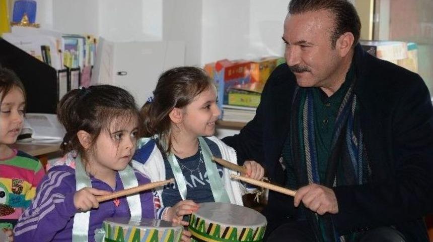 Doğan, &Ccedil;ocuklarla Ritim Tuttu