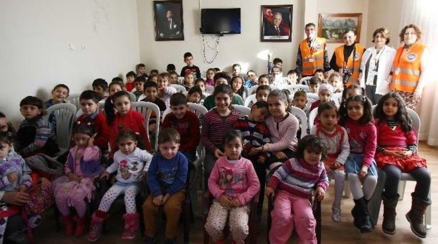 &Ouml;ğrenciler Diş Bakımı Hakkında Bilgilendirildi