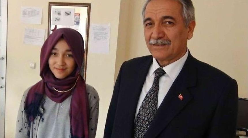 Teog Sınavında T&uuml;rkiye Derecesi Yapan &Ouml;ğrenci &Ouml;d&uuml;llendirildi