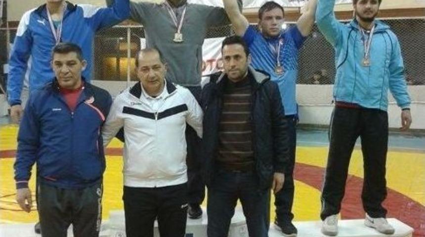 Kağıtsporlu &Uuml;&ccedil; G&uuml;reşci T&uuml;rkiye Şampiyonası&rsquo;na Kaldı