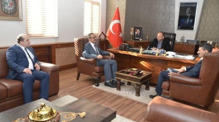 &Uuml;z&uuml;lmez&rsquo;in Ziyaret&ccedil;ilerini Ağırladı