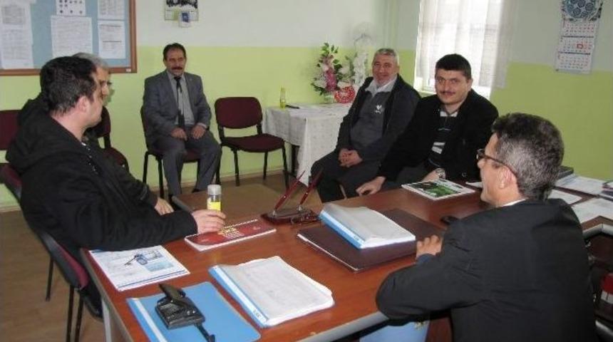 Cumhuriyet Ortaokulu M&uuml;d&uuml;r&uuml; &Ouml;zyurt&rsquo;a &rdquo;hayırlı Olsun&rdquo; Ziyareti