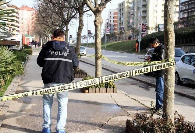 Kendisini Kapalı Olan Mekana Almayan Bek&ccedil;iyi Bı&ccedil;akladı 1