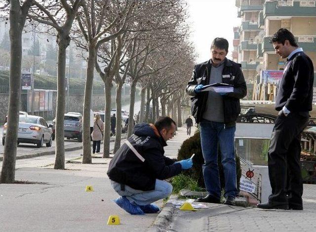 Kendisini Kapalı Olan Mekana Almayan Bek&ccedil;iyi Bı&ccedil;akladı 2