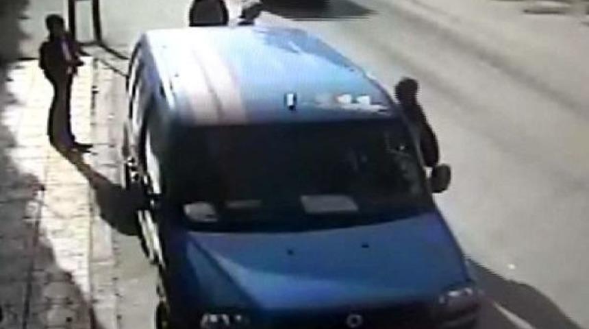 Kargo Aracındaki Hırsızlık G&uuml;venlik Kamerasında