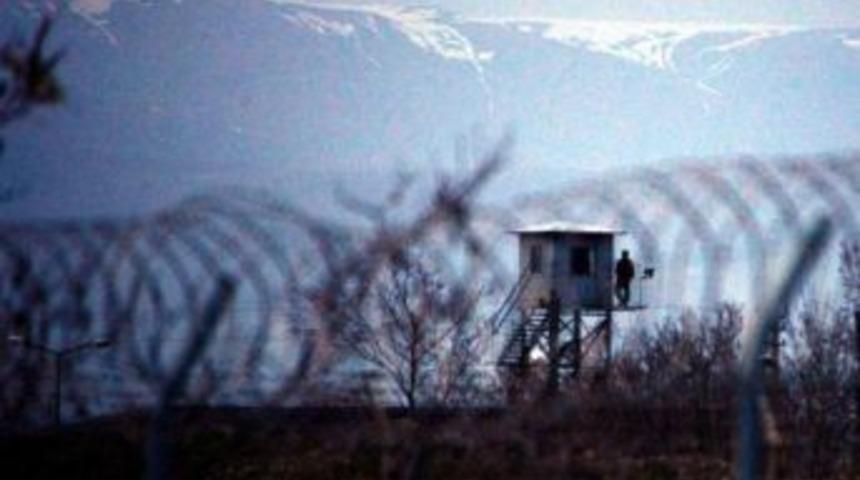 H&uuml;k&uuml;ml&uuml;ye Infaz Koruma Memurlarına Hakaretten 1 Yıl Hapis