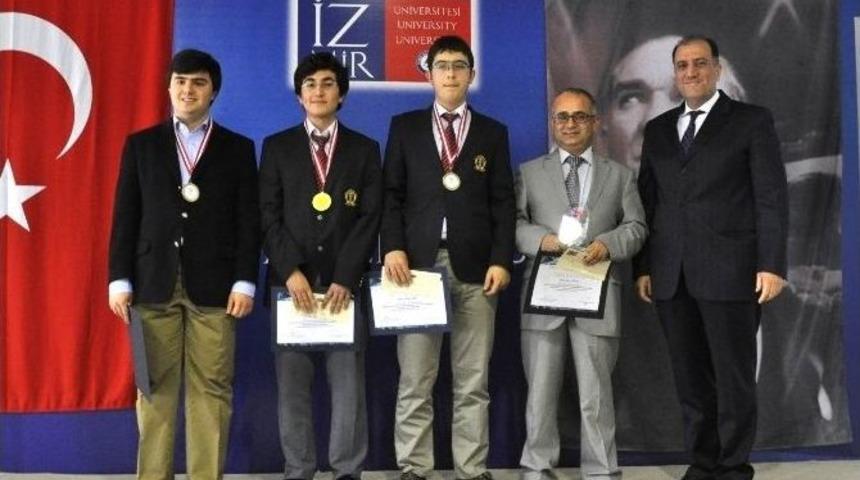 Matematik Olimpiyatı Şampiyonları Madalyalarını Aldı