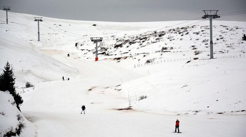 &Ccedil;ambaşı Kayak Merkezi Pisti Tepe Kamerasından G&ouml;r&uuml;nt&uuml;lendi