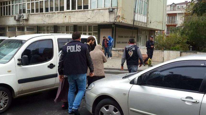 90 Su&ccedil; Kaydı Olan Kapka&ccedil; &Ccedil;etesi &Uuml;yeleri Kaza Yapınca Yakayı Ele Verdi