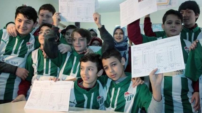 Bursalı &Ouml;ğrencilere Karne Hediyesi Forma