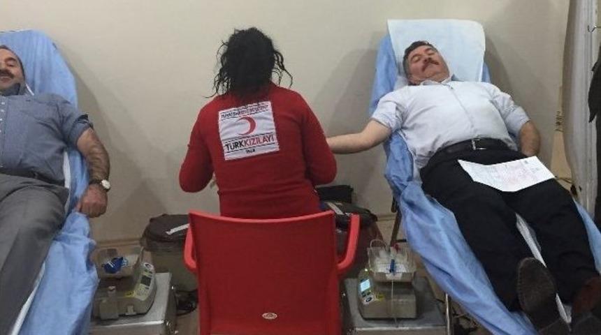 Ak Parti Aziziye İl&ccedil;e Gen&ccedil;lik Kollarından Kan Bağışı Kampanyası