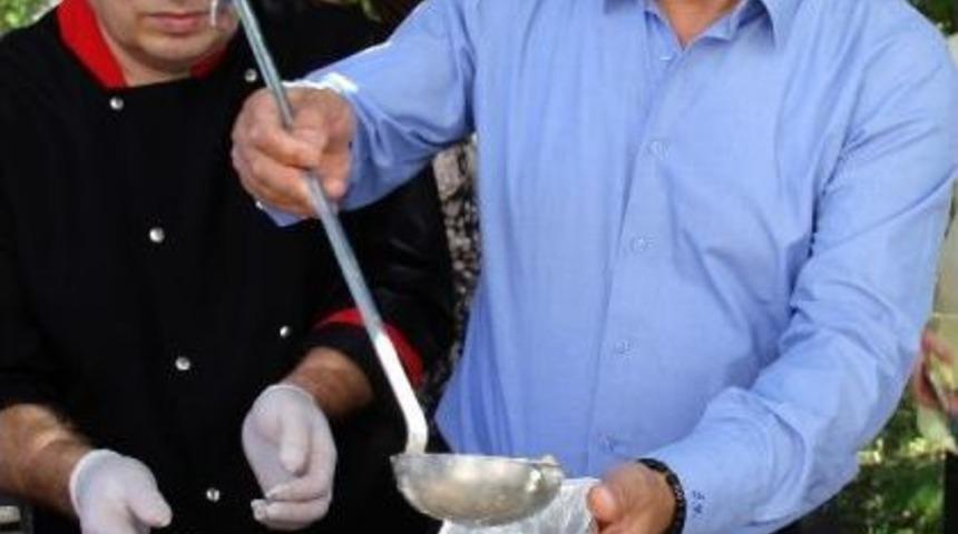 Ab&uuml;&rsquo;de Aşure Dağıtımı Yapıldı