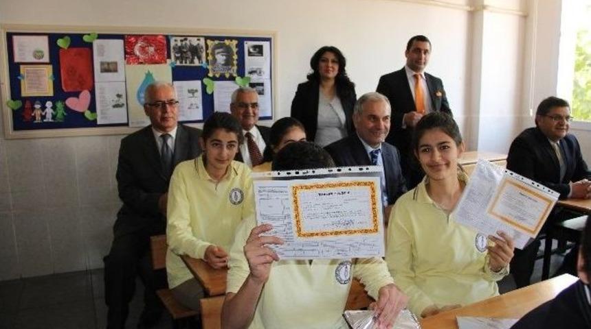 Mersin&rsquo;de &Ouml;ğrencilerin Karne Heyecanı