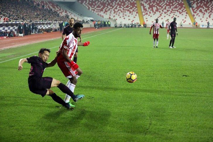 Spor Toto Süper Lig: Dg Sivasspor: 1- Galatasaray: (ilk Yarı) G2