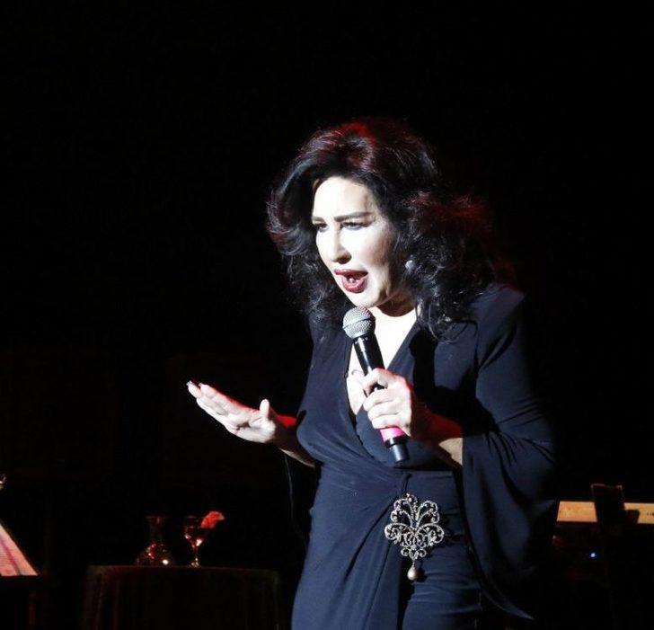 Nükhet Duru’dan, Tazelenme Üniversitesi Öğrencilerine Konser G3