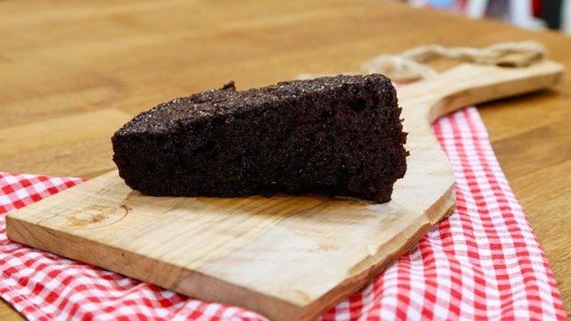 Tatlı Krizi Yaşayan Biçarelere: Islak Kek Tarifleri ve Lezzeti İkiye Katlayan Püf Noktaları 