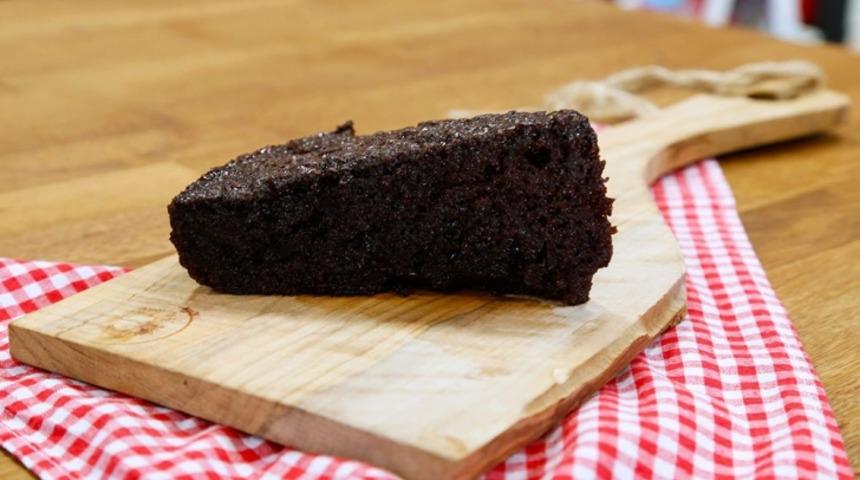 Tatlı Krizi Yaşayan Biçarelere: Islak Kek Tarifleri ve Lezzeti İkiye Katlayan Püf Noktaları 