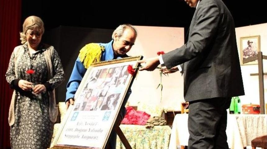 B&uuml;y&uuml;kşehir Tiyatrosu Aziz Nesin&rsquo;i Unutmadı