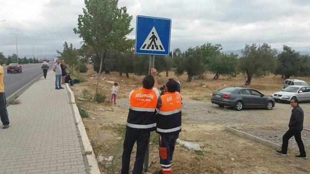 Öğrencilerin Yol Güvenliği İçin Yaya Geçidi Yapıldı