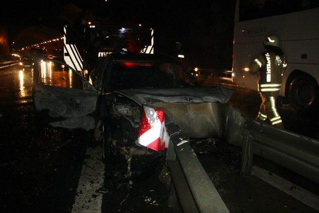 Kaza Yapan L&uuml;ks Ara&ccedil; Yandı 2