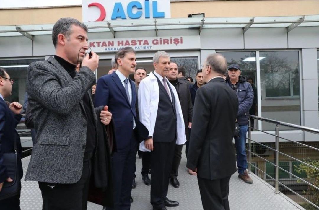 Sağlık Bakanı Demircan, Acilleri Ziyaret Etti