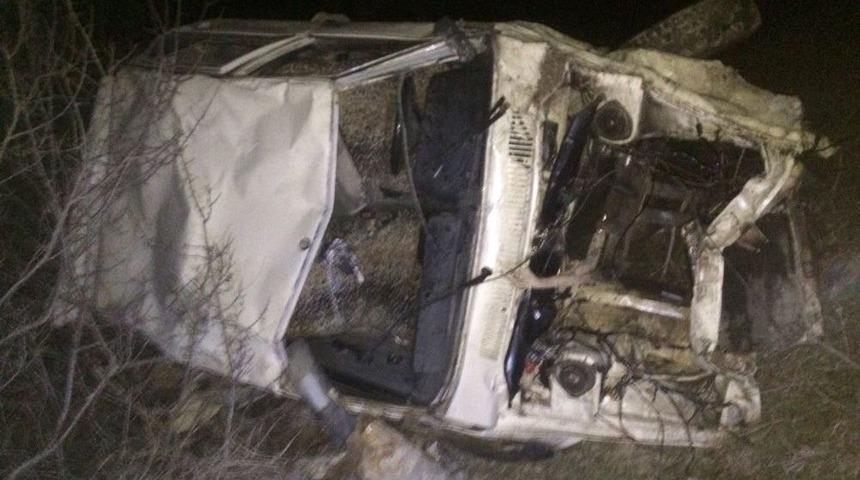 Torul&rsquo;da Otomobil U&ccedil;uruma Yuvarlandı: 1 &Ouml;l&uuml;