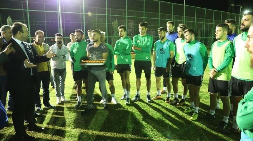 &Ccedil;ift&ccedil;i&rsquo;den Şanlıurfaspor&rsquo;a Moral Ziyareti