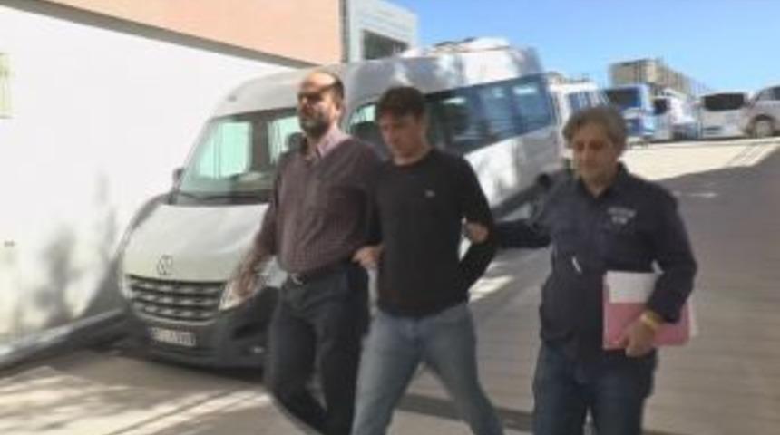 Gaziantep&rsquo;te Karısını &Ccedil;ocuğunun &Ouml;n&uuml;nde Bı&ccedil;aklayan Şahıs Mahkemeye &Ccedil;ıkarıldı