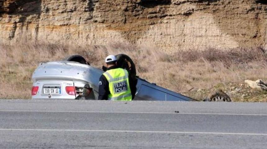 Kazada 2 Aylık Oğlunu &Uuml;zerine Kapanarak Korudu