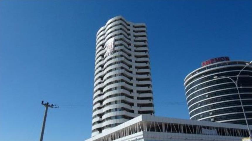 Lisesi Sultan'nın Sır &Ouml;l&uuml;m&uuml;