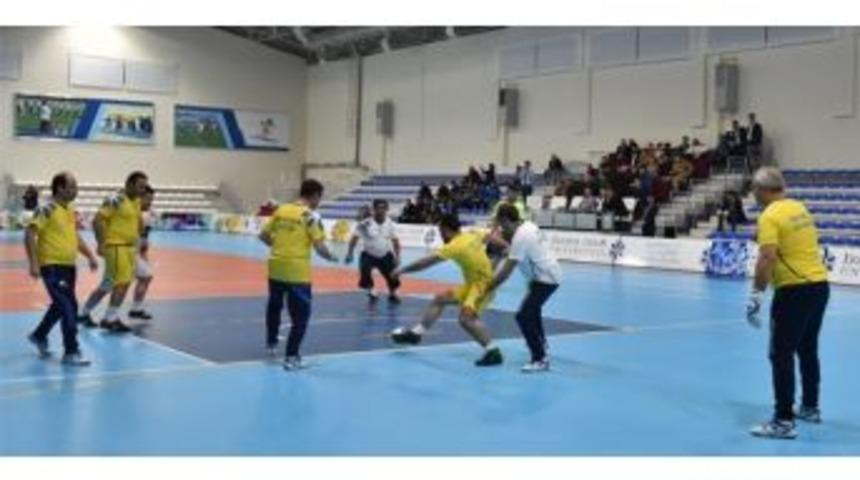 Et&uuml;&rsquo;de Spor Ve Etkinlik Salonu A&ccedil;ıldı