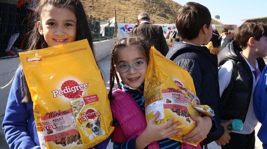 Başkent&rsquo;te Hayvanlar İ&ccedil;in &ldquo;toplu Sahiplendirme T&ouml;reni&rdquo; D&uuml;zenlendi