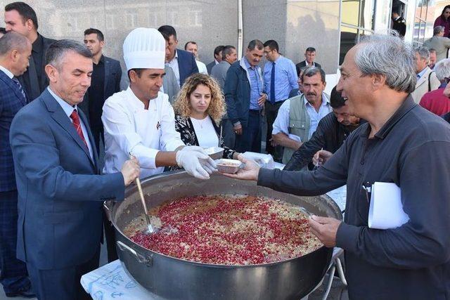 Edremit’te Geleneksel Aşure Hayrı Yapıldı