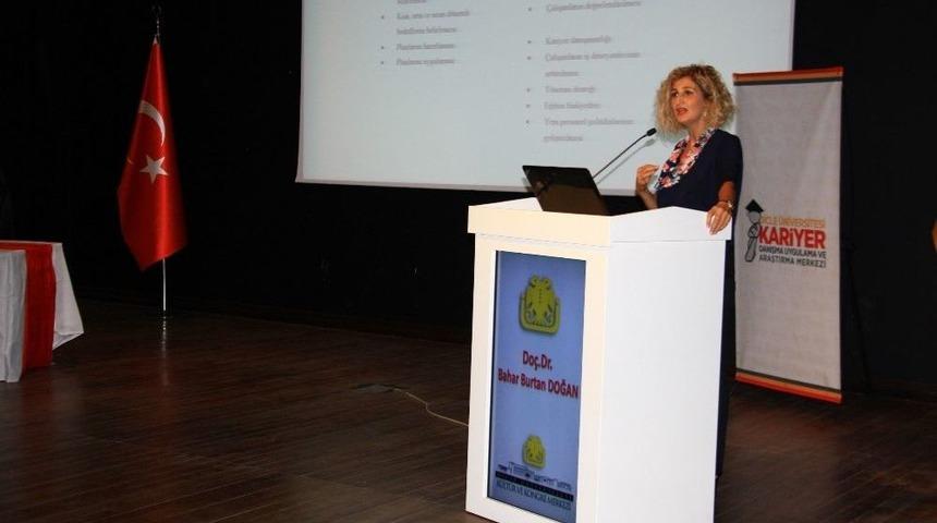 D&uuml;&rsquo;de Kariyerimin Kontrol&uuml; Bende Semineri
