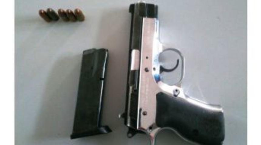 Ruhsatsız Silahla Yakalandı