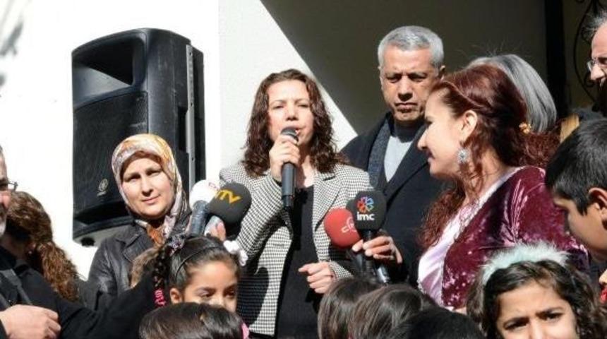 Kürtçe Okulda Ilk Karne Sevinci