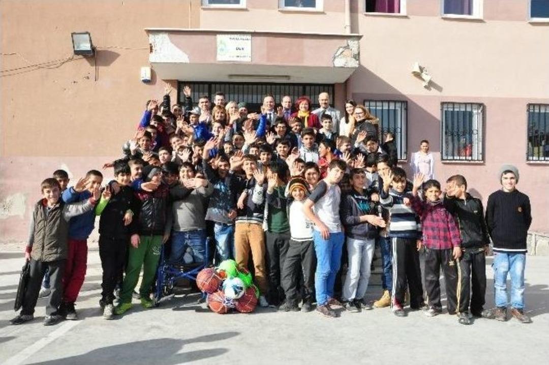 &Ouml;ğrencilere Destek Oldular