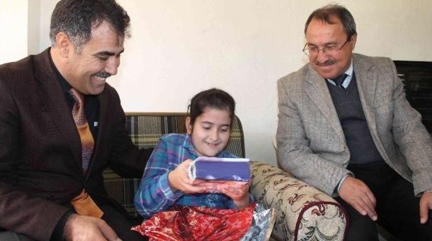 Fethiye&rsquo;de Evde Eğitim Alan 8 &Ouml;ğrenci Karne Sevinci Yaşadı