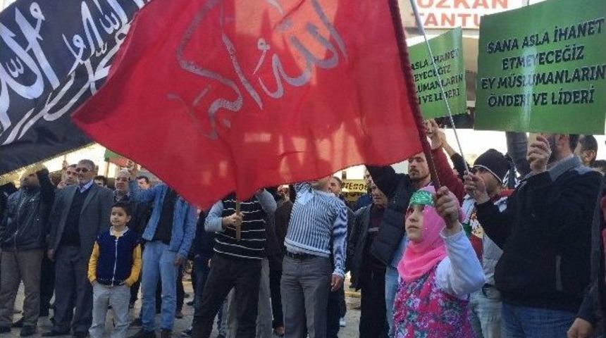 Peygamberimize Hakaret Eden Dergiye Protesto