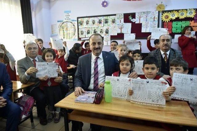 Akg&uuml;l, Karne Heyecanına Ortak Oldu 1