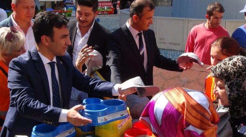 Manisa&rsquo;da 250 Adet Mama Kabı Dağıtıldı